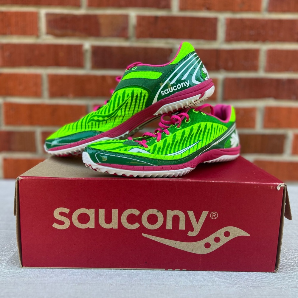 NEW Women's 10 Saucony